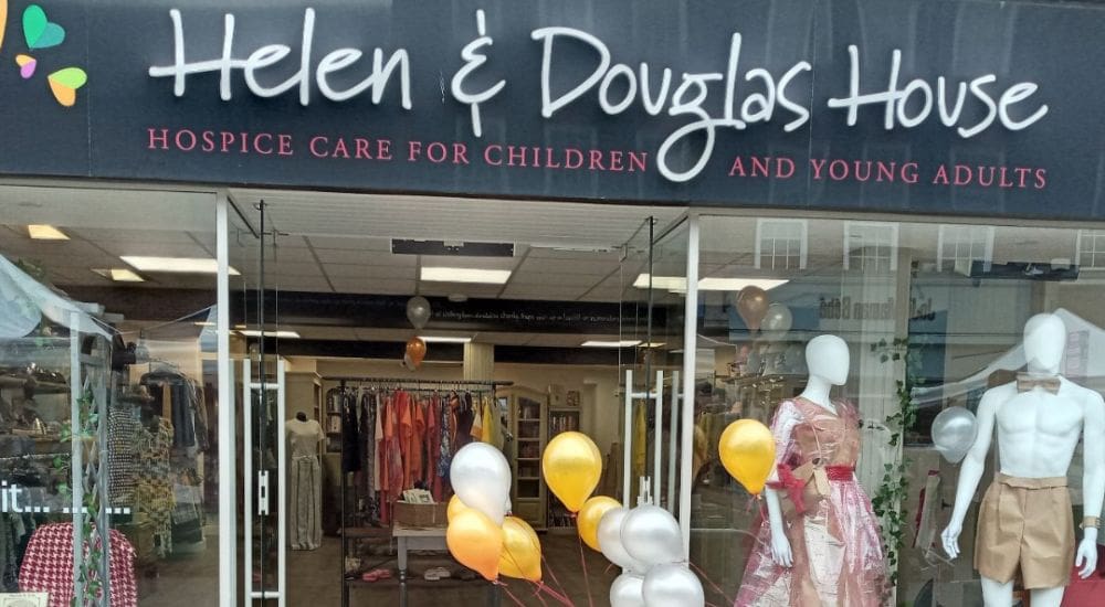 Amersham shop front with Helen & Douglas House logo_1000x550 Amersham shop front with Helen & Douglas House logo