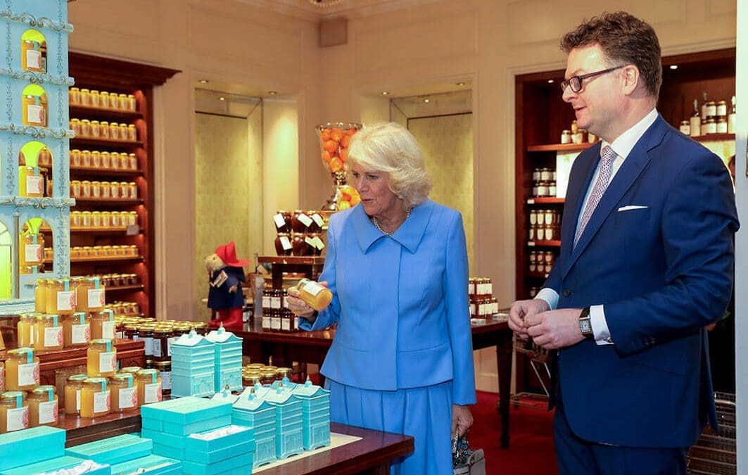 camilla with honey pot at fortnum and mason_1000x700