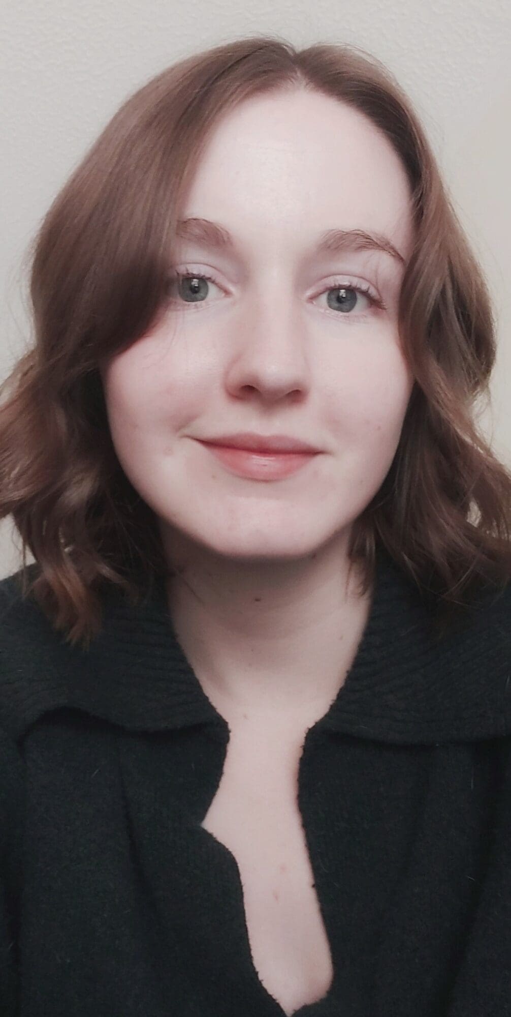 Picture of young woman smiling 1188×2362 Picture of young woman smiling